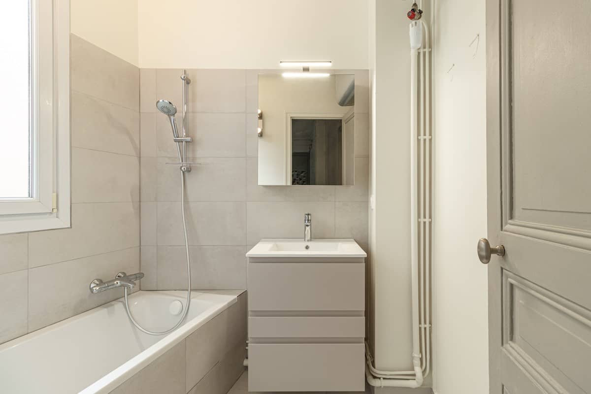 Sélectionner le bon artisan pour sa salle de bain à Paris 11ème trouver un artisan spécialisé pour la rénovation ou l'installation de votre salle de bain à paris 11. conseils, devis gratuits et réalisations sur-mesure pour un espace alliant confort et design.