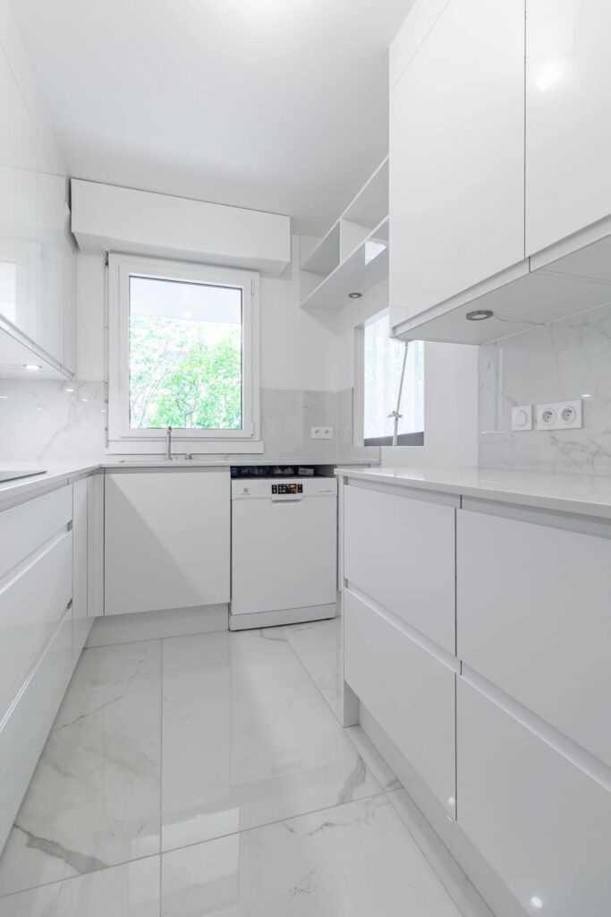transformez votre espace avec une cuisine fonctionnelle sur mesure à paris 11. bénéficiez d’une rénovation moderne, pratique et esthétique pour optimiser chaque mètre carré de votre intérieur.