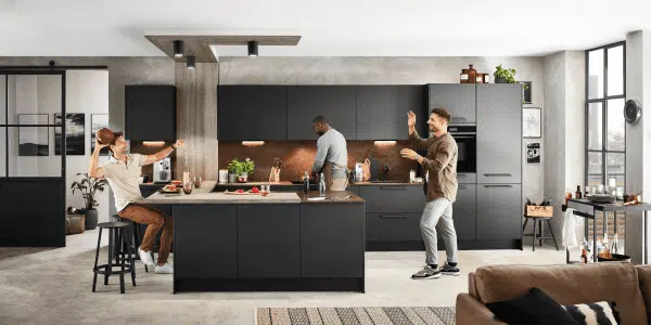 d&eacute;couvrez nos cuisines sur mesure &agrave; paris 75011 : conception personnalis&eacute;e, mat&eacute;riaux de qualit&eacute; et accompagnement professionnel pour une cuisine qui r&eacute;pond &agrave; tous vos besoins et envies.