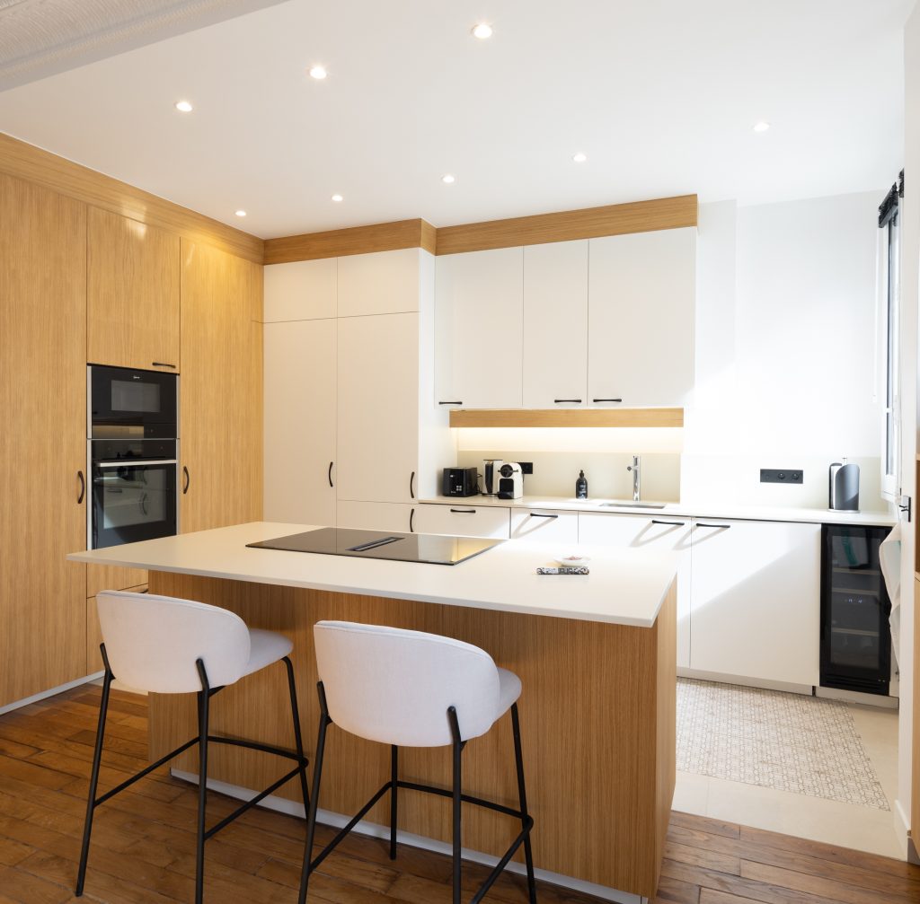 découvrez nos conseils pour optimiser l'espace lors de la rénovation de votre cuisine dans le 11ème arrondissement de paris. solutions astucieuses, aménagement sur-mesure et idées déco pour une cuisine fonctionnelle et moderne.
