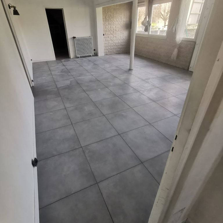 d&eacute;couvrez le prix du carrelage au m&sup2;, les facteurs qui influencent le co&ucirc;t et des conseils pour bien choisir votre carrelage selon votre budget. estimez facilement votre projet !