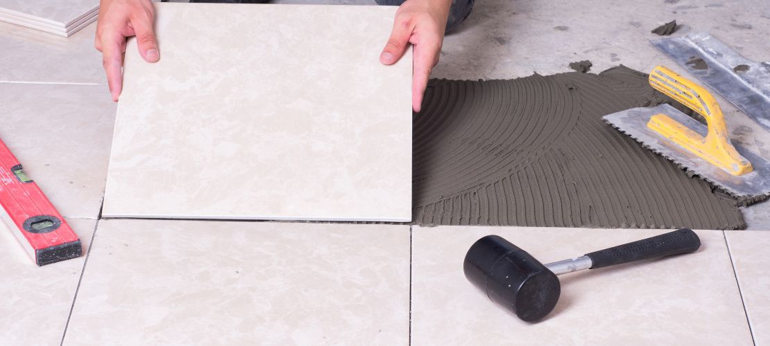 prix du m2 carreleur découvrez le prix au m2 pour les travaux de carrelage : tarifs des carreleurs, facteurs influençant le coût et conseils pour estimer votre budget avant de rénover vos sols ou murs.