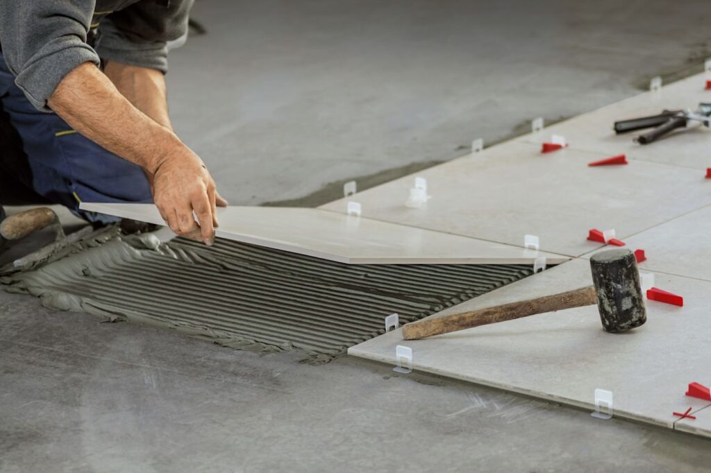 découvrez les prix pour la pose de carrelage à paris en 2025 : tarifs au m2, conseils pour estimer votre budget et obtenir un devis personnalisé pour tous vos travaux de carrelage.