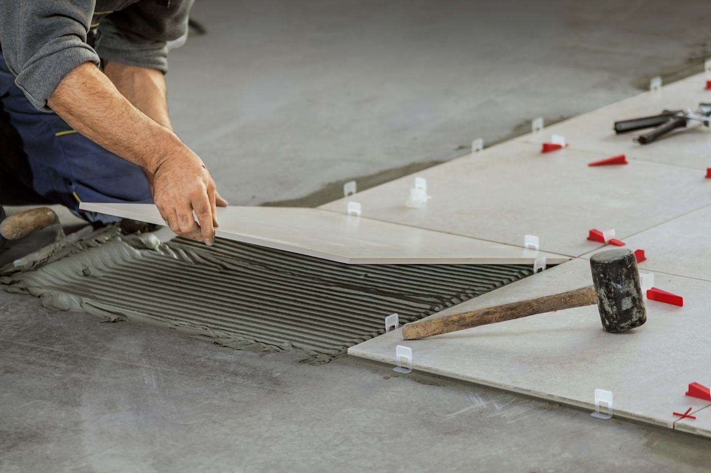 Carrelage à Paris 75011 : comment estimer le prix de la pose en 2025 ? découvrez les prix pour la pose de carrelage à paris en 2025 : tarifs au m2, conseils pour estimer votre budget et obtenir un devis personnalisé pour tous vos travaux de carrelage.