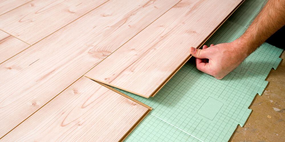 d&eacute;couvrez tout sur le prix de pose de parquet : tarifs au m&sup2;, facteurs influant le co&ucirc;t, conseils pour bien choisir votre artisan et estimer votre budget travaux.