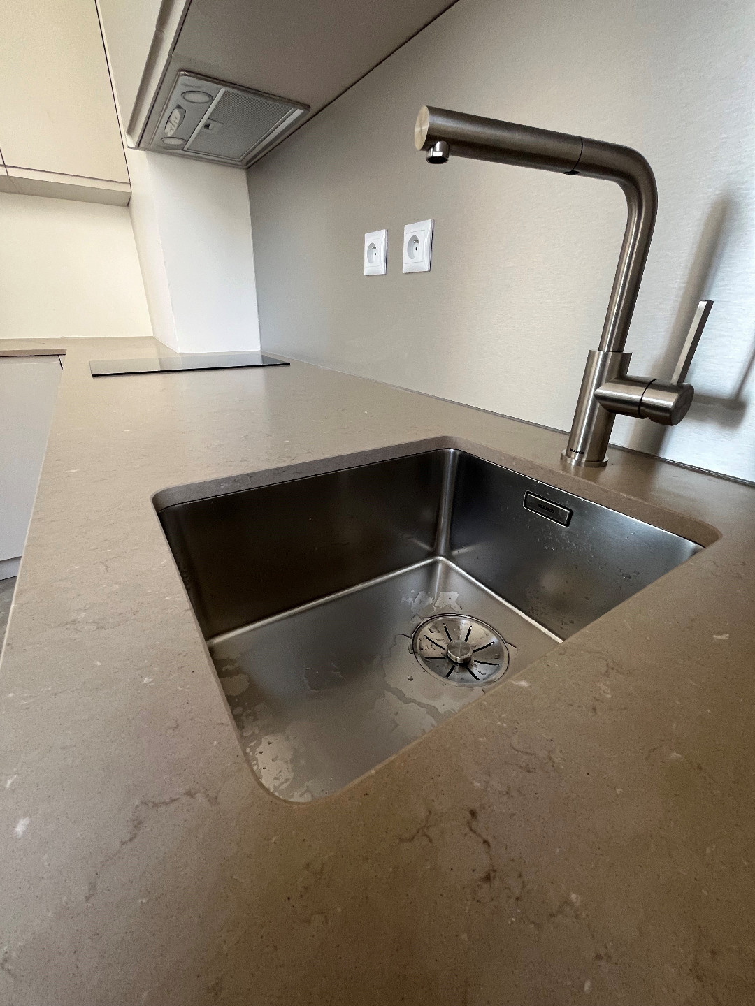 confiez la rénovation de votre cuisine à des experts à paris 11. design moderne, matériaux de qualité et accompagnement sur-mesure pour transformer votre espace culinaire selon vos envies.