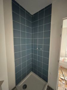 Salle de bain confortable rénovation Paris 11ème confiez la rénovation de votre salle de bain à paris 11 à des experts qualifiés. conseils personnalisés, travaux sur-mesure et finitions de qualité pour transformer votre espace selon vos envies.