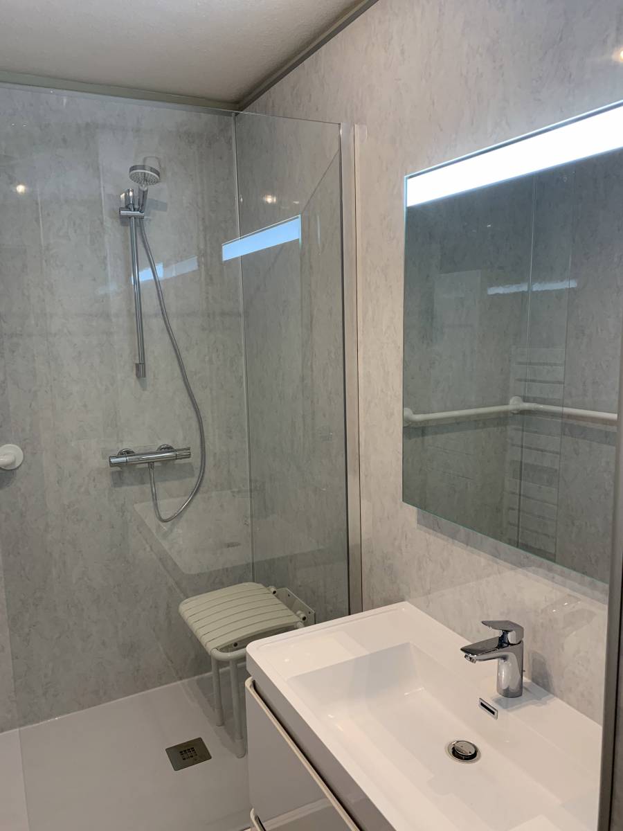 Rénovation salle de bain élégante Paris 11ème confiez la rénovation de votre salle de bain à paris 11 à des experts ! modernisation, optimisation de l