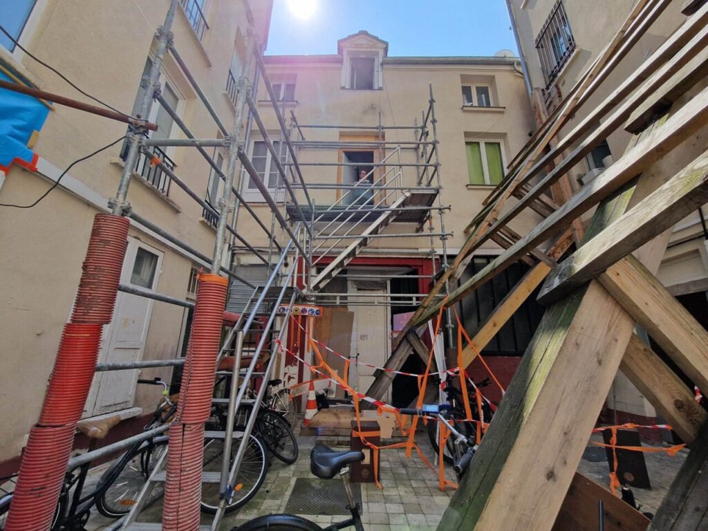 assurez la sécurité de vos travaux de rénovation à paris 11 avec notre expertise. solutions sur-mesure, conseils personnalisés et interventions rapides pour protéger votre logement ou local professionnel.
