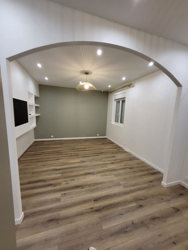 Entreprise de rénovation intérieure à Paris 75011 : comment choisir le bon prestataire pour votre projet ? trouvez le meilleur prestataire pour votre rénovation à paris 75011. conseils et étapes clés pour choisir un professionnel fiable et adapté à votre projet.