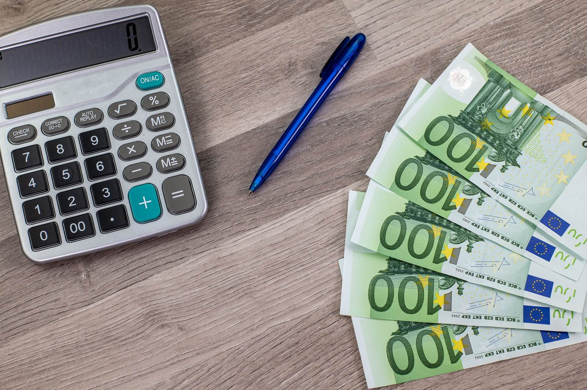 prix m2 facade peinture découvrez tout ce qu’il faut savoir sur le prix de la peinture au m2 : tarifs moyens, éléments influençant le coût et conseils pour estimer votre budget avant de repeindre murs et plafonds.