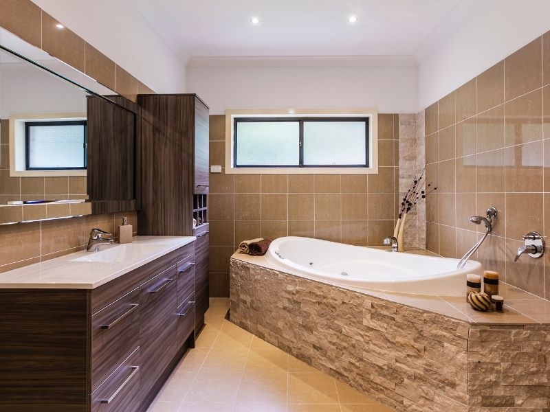 Prix moyen d’une rénovation complète de salle de bain à Paris 11ème découvrez les tarifs de rénovation pour votre salle de bain à paris 11. obtenez un devis personnalisé et des conseils pour estimer le prix de vos travaux, adaptés à tous les budgets.
