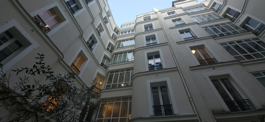 besoin d’un ravalement de façade à paris 75011 en 2025 ? redonnez éclat et protection à votre immeuble avec des spécialistes qualifiés. devis gratuit et intervention rapide dans le 11ème arrondissement.