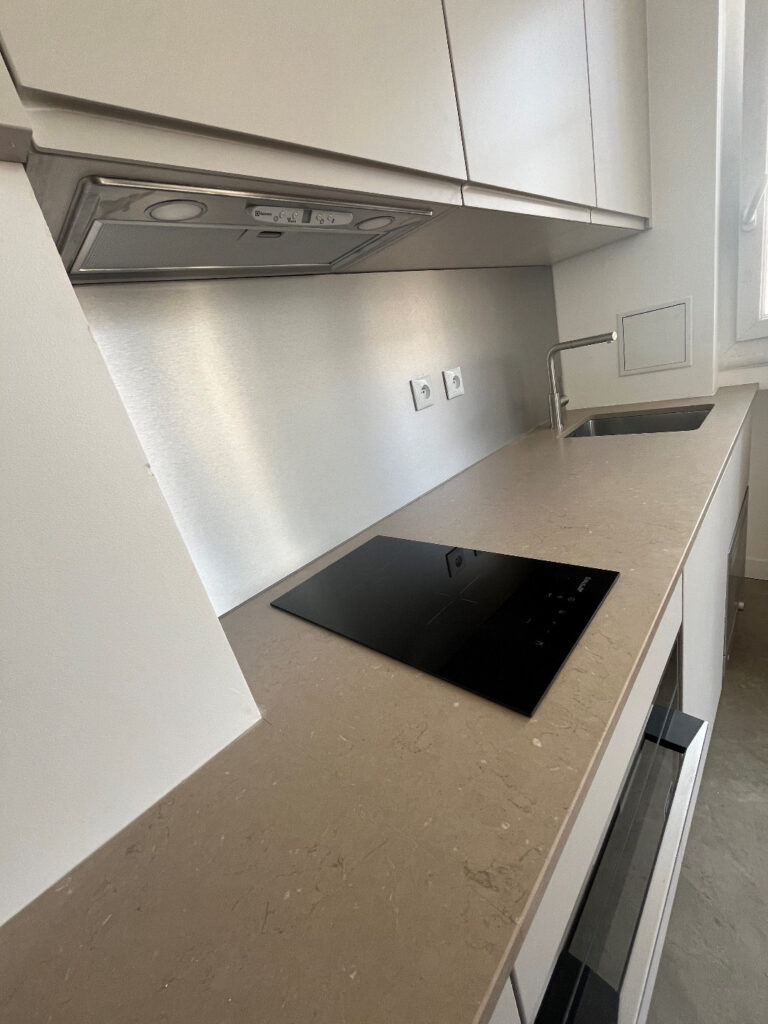 confiez la rénovation de votre cuisine dans le 75011 à des professionnels qualifiés. conseils personnalisés, devis gratuit et réalisations sur-mesure pour une cuisine moderne et fonctionnelle à paris 11e.
