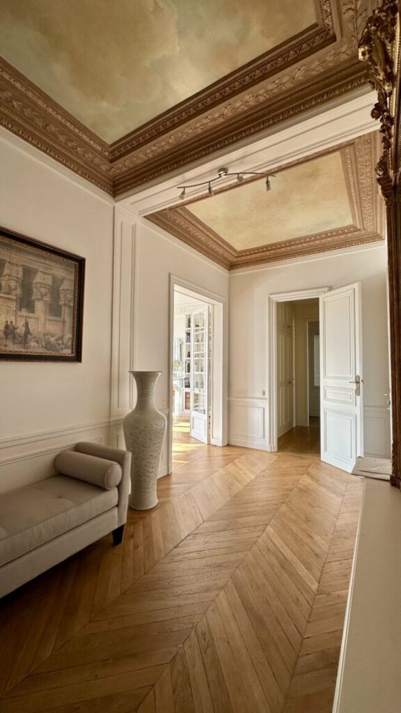 confiez votre rénovation intérieure à paris à des professionnels expérimentés. améliorez votre espace de vie avec des travaux sur mesure : cuisine, salle de bain, salon, appartement ou maison. devis gratuit !