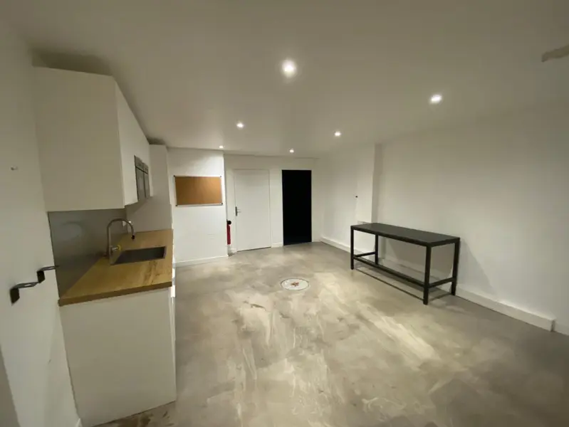 confiez la r&eacute;novation de votre local commercial &agrave; paris 11 &agrave; des experts. am&eacute;liorez votre espace professionnel avec des solutions sur-mesure, rapides et adapt&eacute;es &agrave; vos besoins.