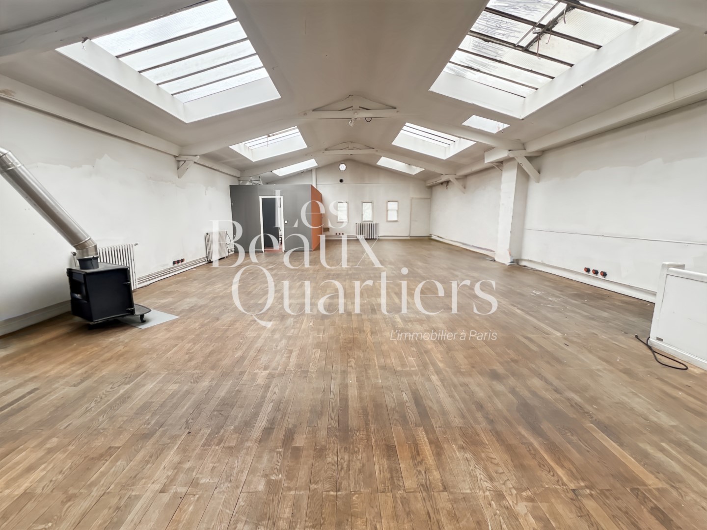 Rénover un loft à Paris 11ème : solutions sur-mesure confiez la rénovation de votre loft à paris 11 à des experts pour transformer votre espace en un lieu moderne et unique. devis gratuit et accompagnement sur-mesure.