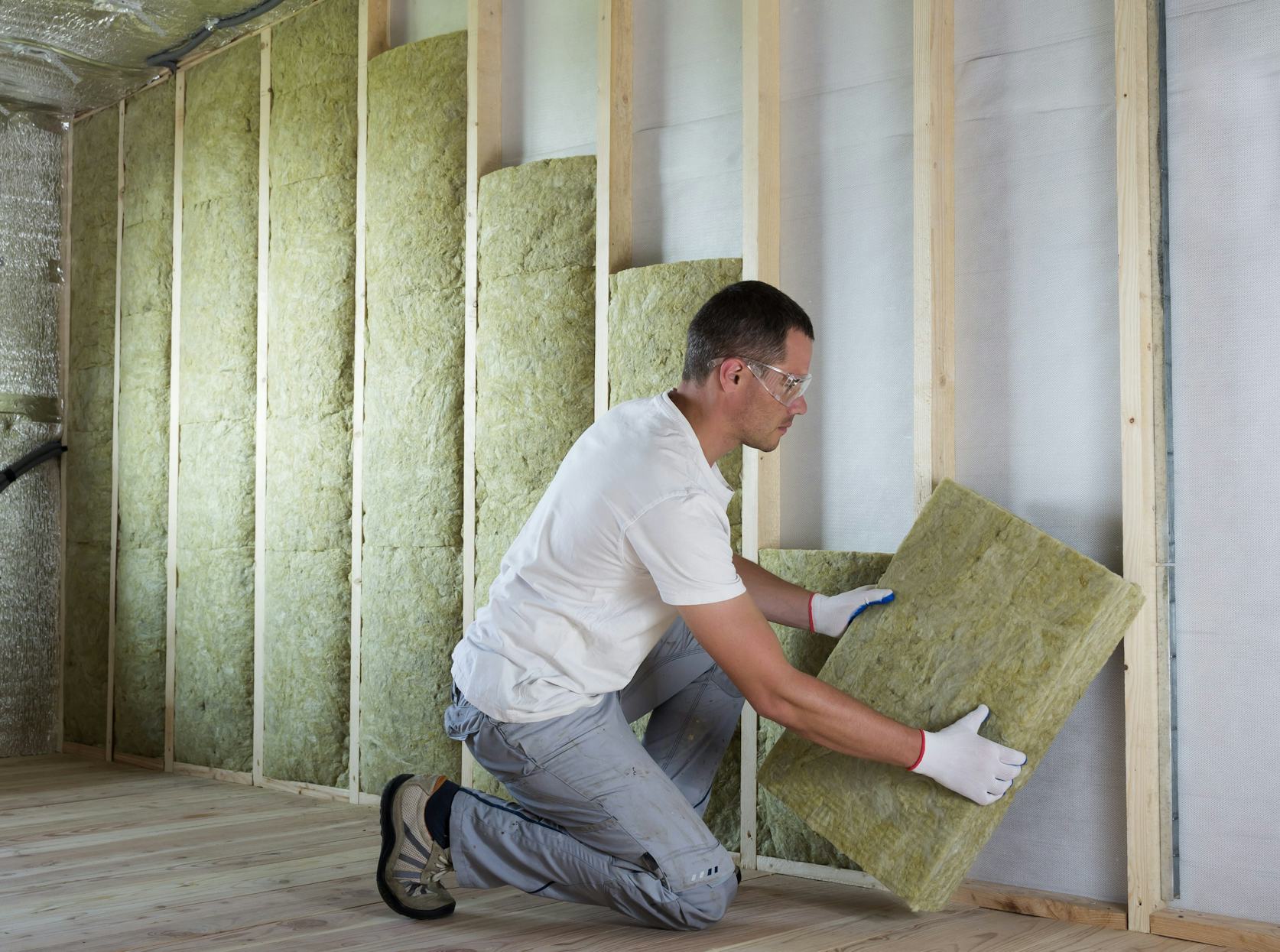 d&eacute;couvrez nos conseils essentiels pour r&eacute;ussir la r&eacute;novation de votre appartement, du planning &agrave; la finition, en optimisant budget et qualit&eacute;.
