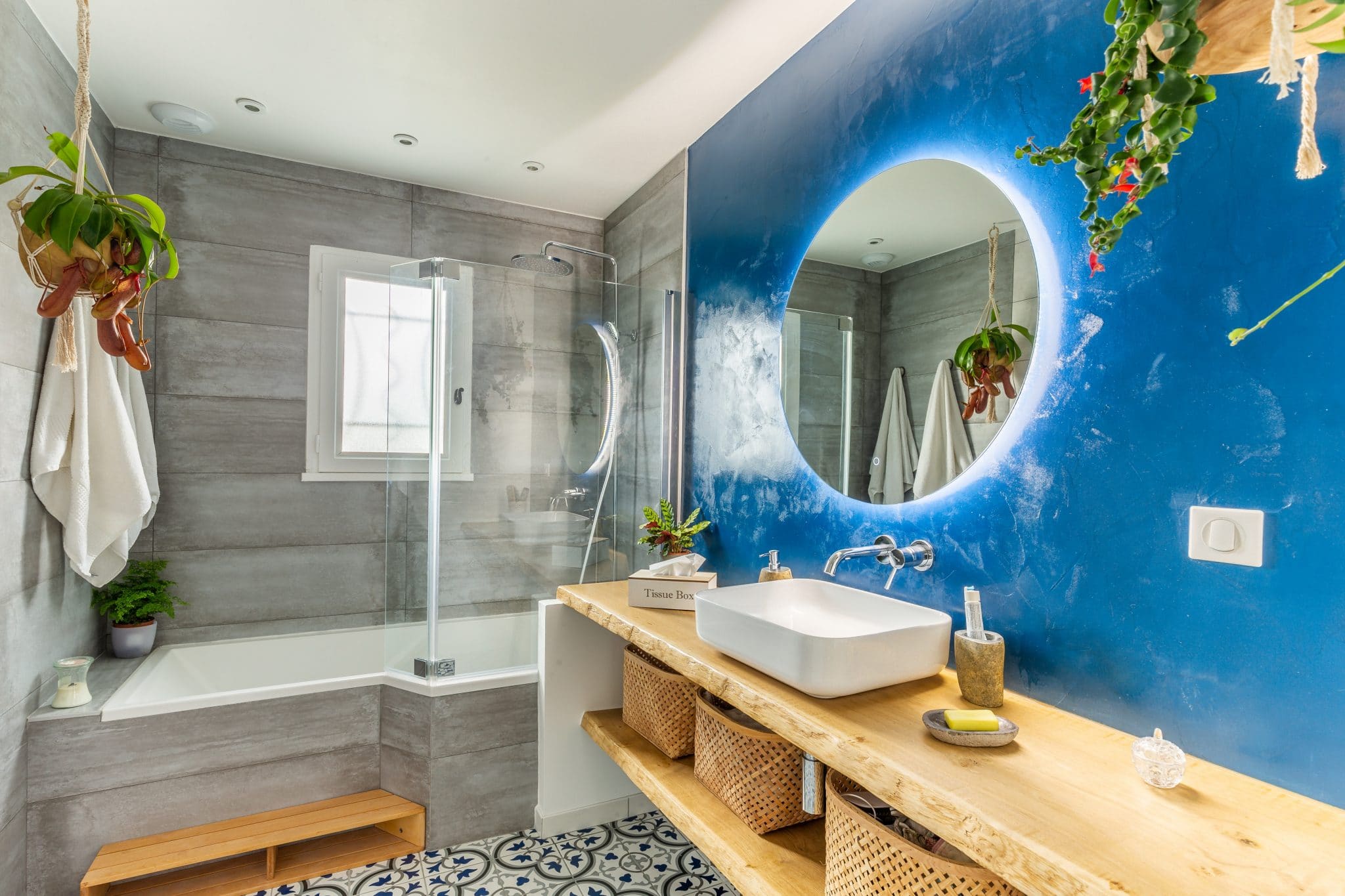 expert en r&eacute;novation de salle de bains en &icirc;le-de-france, nous transformons votre espace avec modernit&eacute; et savoir-faire pour un r&eacute;sultat sur-mesure.