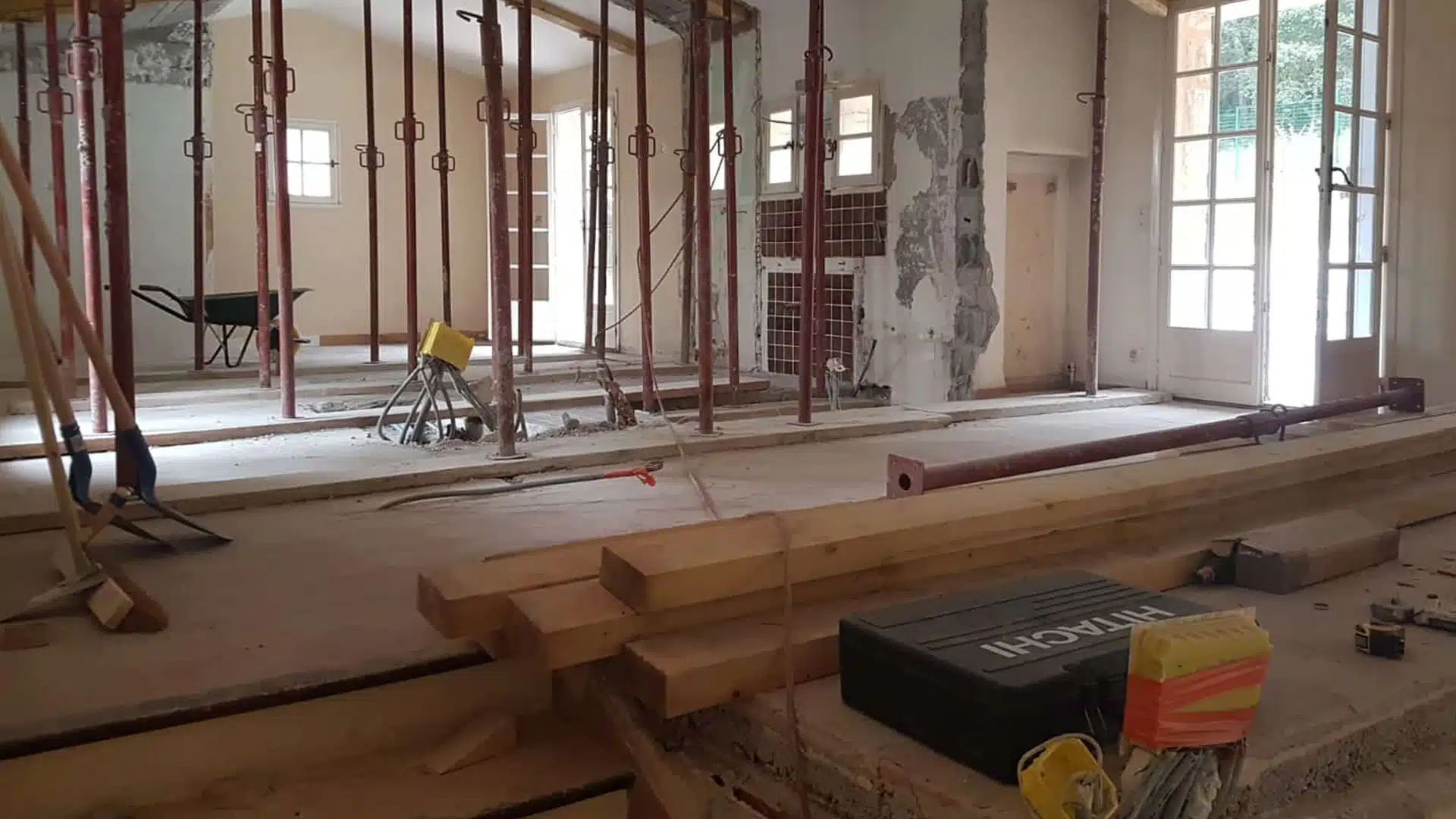 Faire appel à un spécialiste pour vos projets de rénovation spécialiste en rénovation offrant des solutions sur mesure pour transformer et valoriser votre habitat avec qualité et expertise.